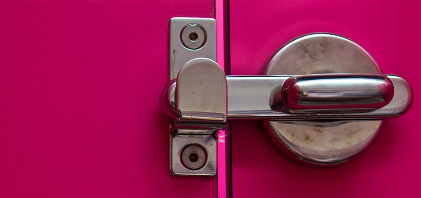 Childproof Gate Lock in Paramount, California