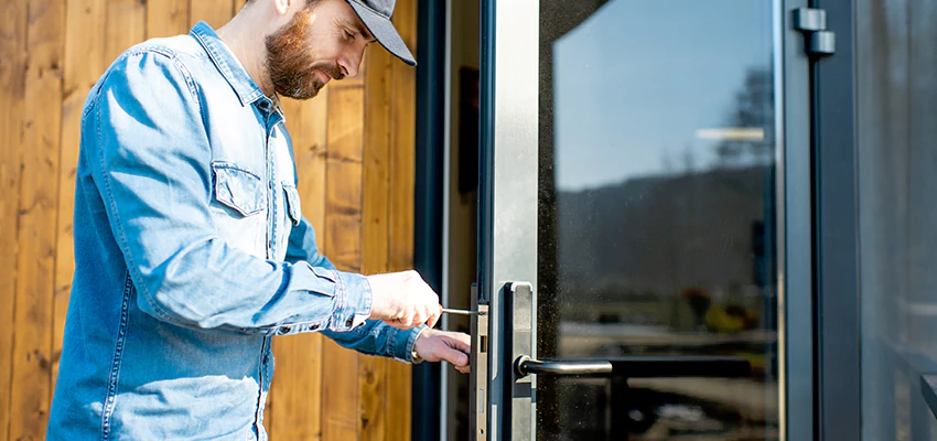 Frameless Glass Storefront Door Locks Replacement in Paramount, CA