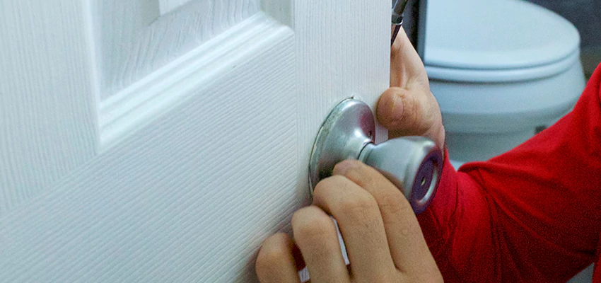 Vintage Door Knob Replacement in Paramount, CA